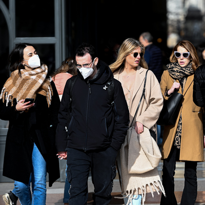 'Maskeleri çıkarmayın' uyarısı!