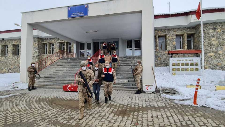 İki Suriyeliyi kaçırıp fidye istediler!