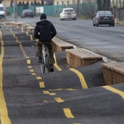 Üsküdar’da ilginç bina: Kapısı var, çıkışı yok