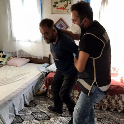 Yüzlerce kadının cinsel görüntüsünü çekmiş! Cinci hocaya 84 yıl istendi!