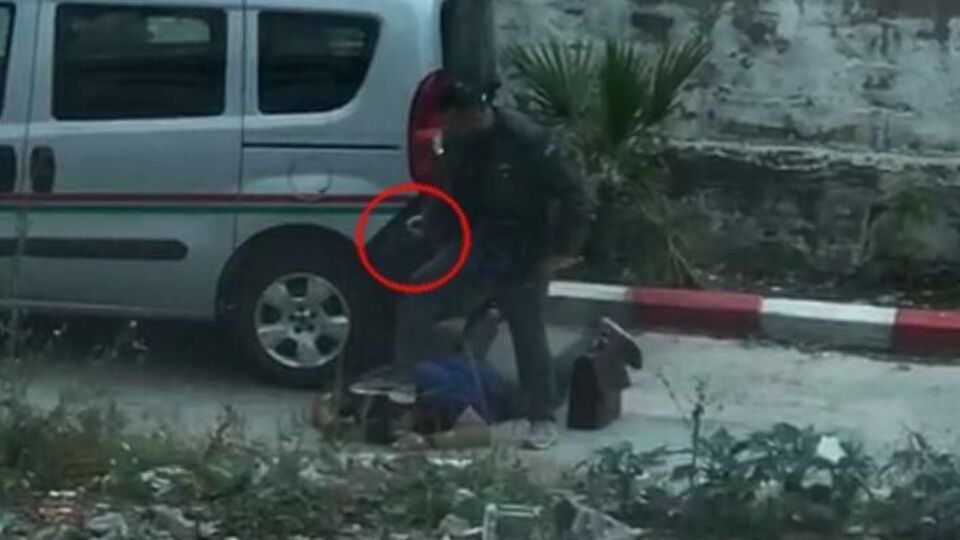 Avukatın başına silah dayadı, tahliye edildi