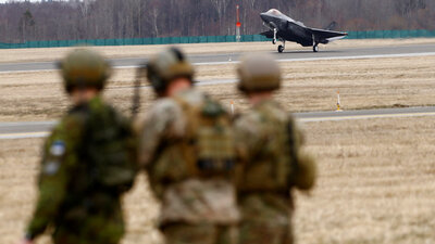 ABD uçakları Litvanya ve Estonya'da
