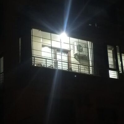 7 kez sırtından bıçakladı, boğazını kesti