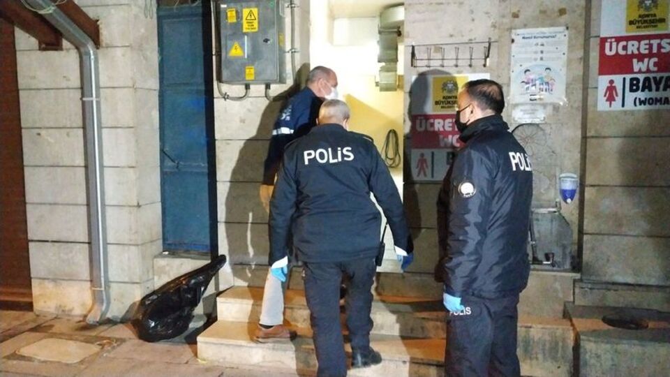 Umuma açık tuvalette ölü bulundu