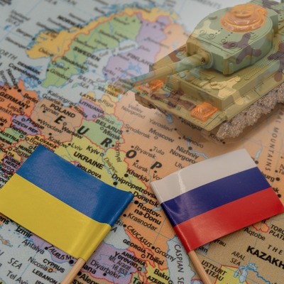 Ukrayna ile Rusya masaya oturuyor!