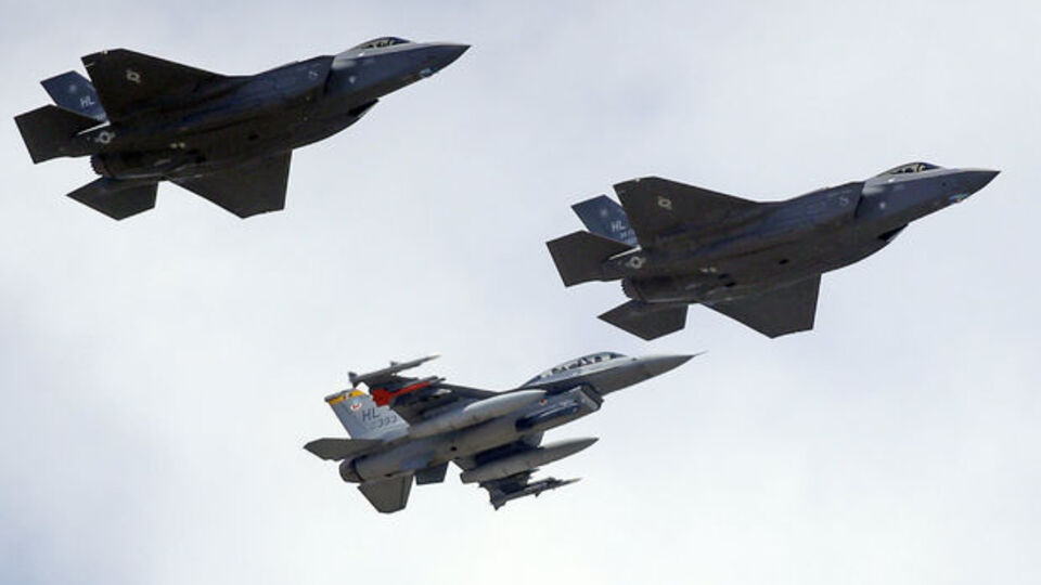 AB'den kritik adım: Ukrayna'ya savaş uçağı gönderilecek!