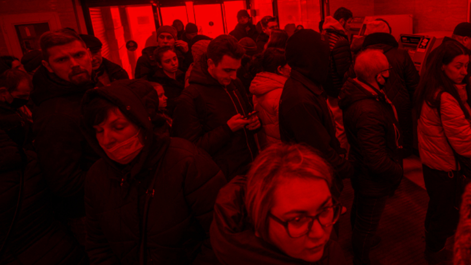 Harkov'da son durum: İnsanlar tren garına yığıldı