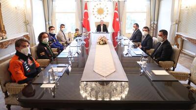Erdoğan, milli motosikletçileri kabul etti