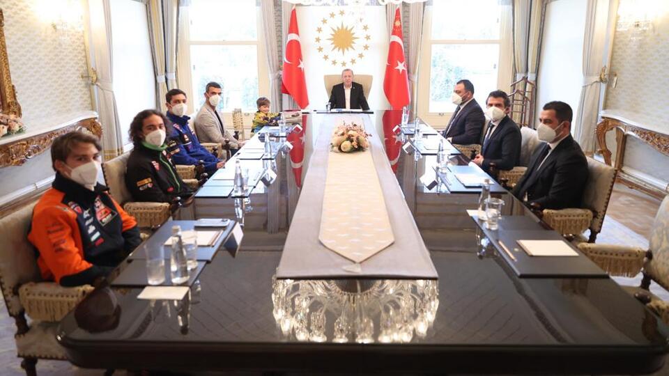 Erdoğan, milli motosikletçileri kabul etti