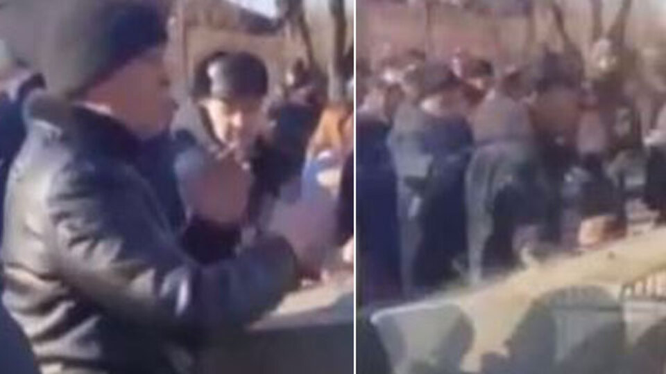 Ukrayna halkı Rus tankının önünü kesti! Milli marş okudular!