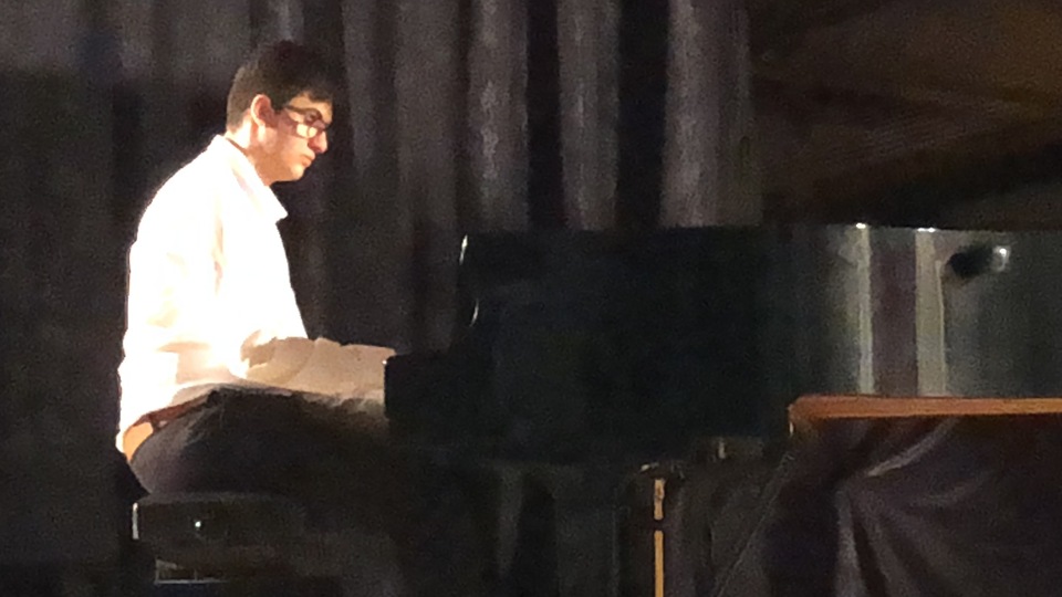 Piyanist Refik Salih'e Londra'da ödül