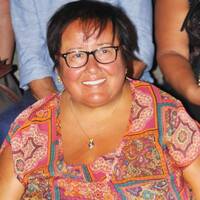 'Kadife sesli kadın... Huzur içinde uyu...'