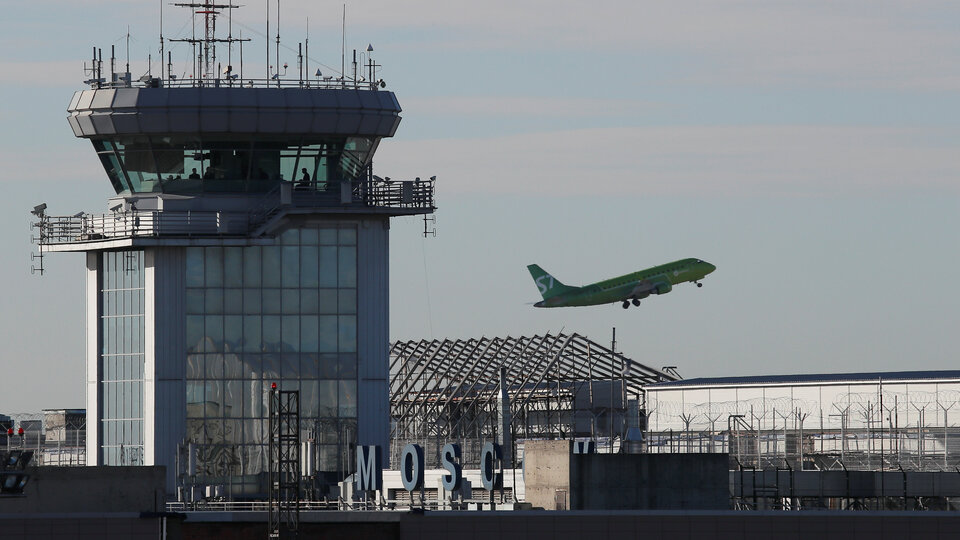 Yasakların ardından uluslararası uçuşlarını durdurdu