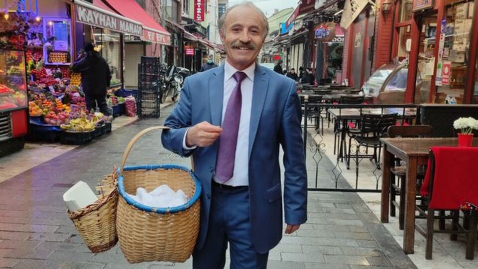 Şıklığından taviz vermiyor... Aylık kazancı şaşırtıyor