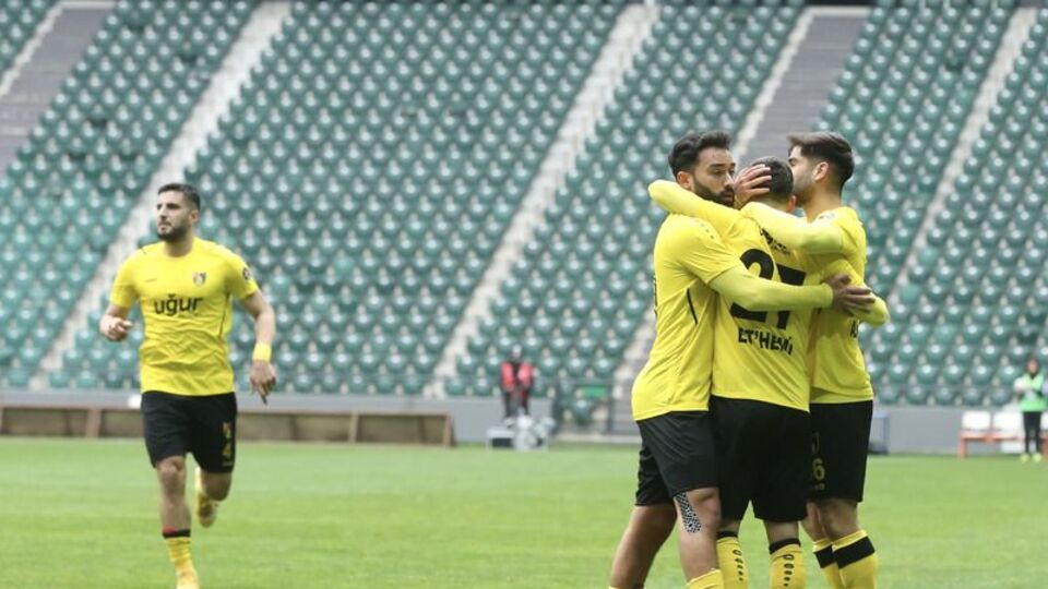 İstanbulspor 2 attı 3 aldı