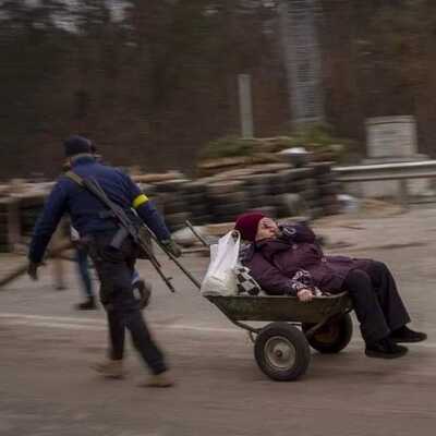 Yürekleri sızlatan tahliye anları!