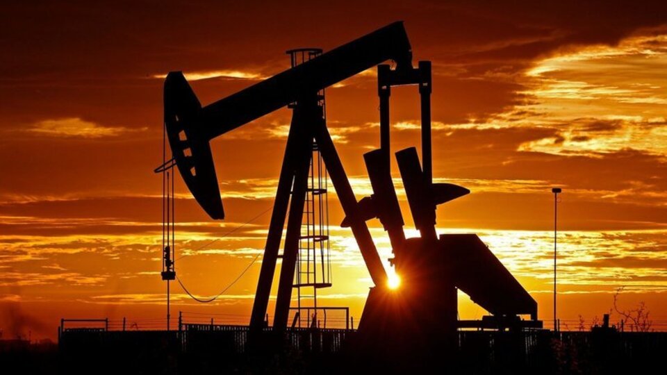 Brent petrolün varil fiyatı 130 doları aştı