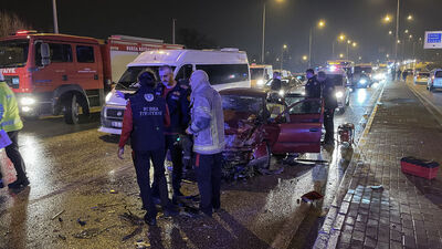 Yağışlı havada feci kaza!