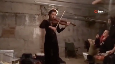 Bomba yağarken sığınakta keman çaldı