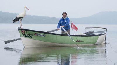 Yaren leylek 11'inci kez Adem Amca'nın yanında