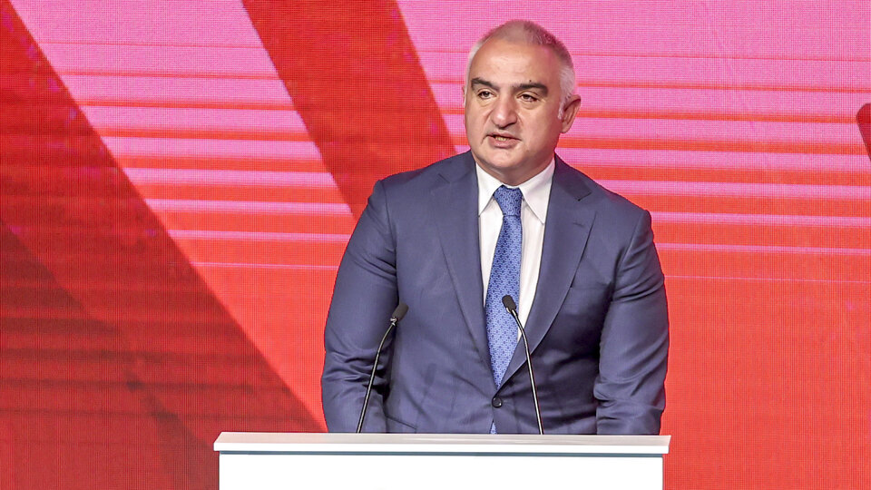 'Turizmde 2022 hedefi 35 milyar dolar gelir'