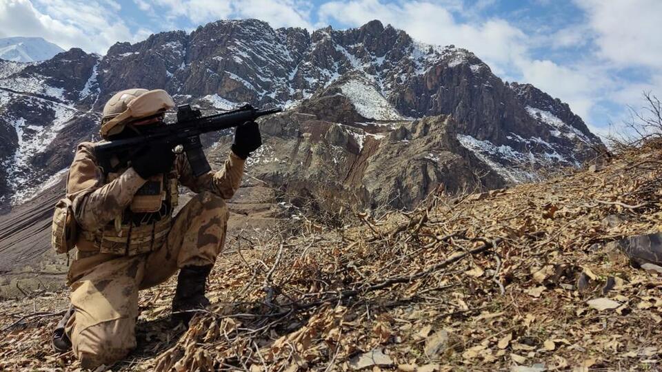 571 personel! Hakkari'de operasyon