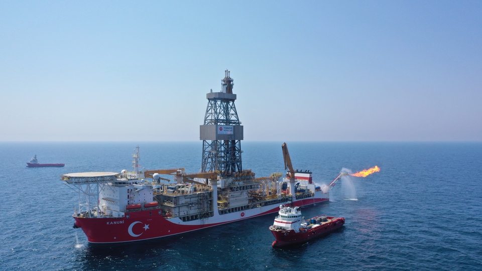 Kanuni Sondaj Gemisi Türkali-4 kuyusunda