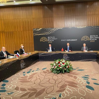 Tarihi zirvede dikkat çeken masa