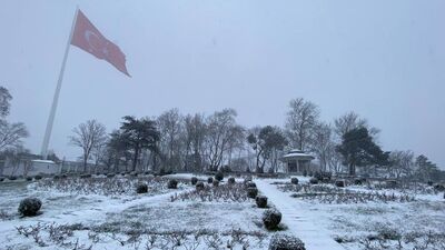 Aybar geldi, İstanbul beyaza büründü!