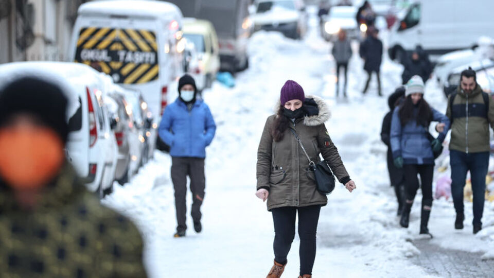 Beklenen kar yağışı geldi! İşte tahminler