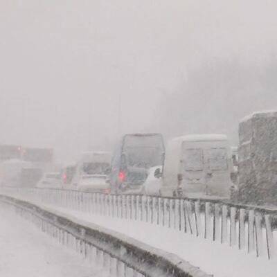 TEM'de araç kuyruğu! Saatlerce beklediler