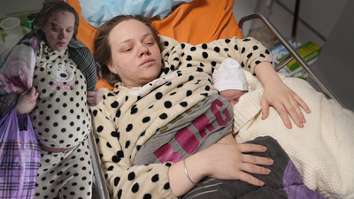 Savaşın simgelerinden biri olmuştu: O kadın doğum yaptı