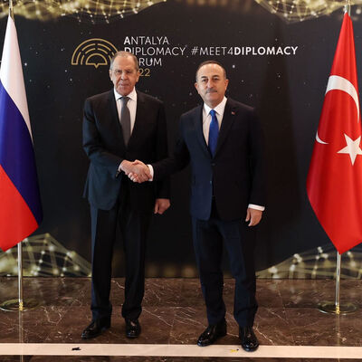 Çavuşoğlu, Lavrov ile görüştü