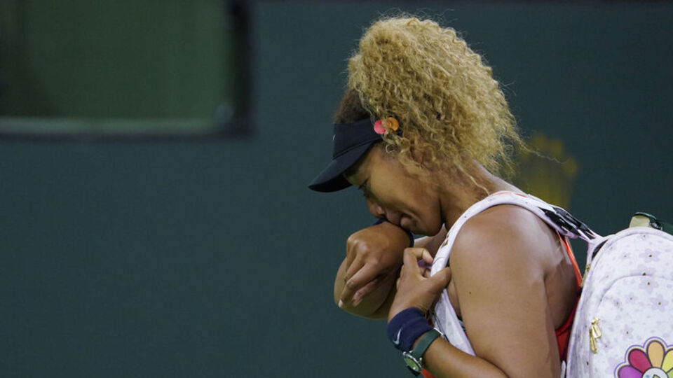 Gözyaşlarıyla veda etti