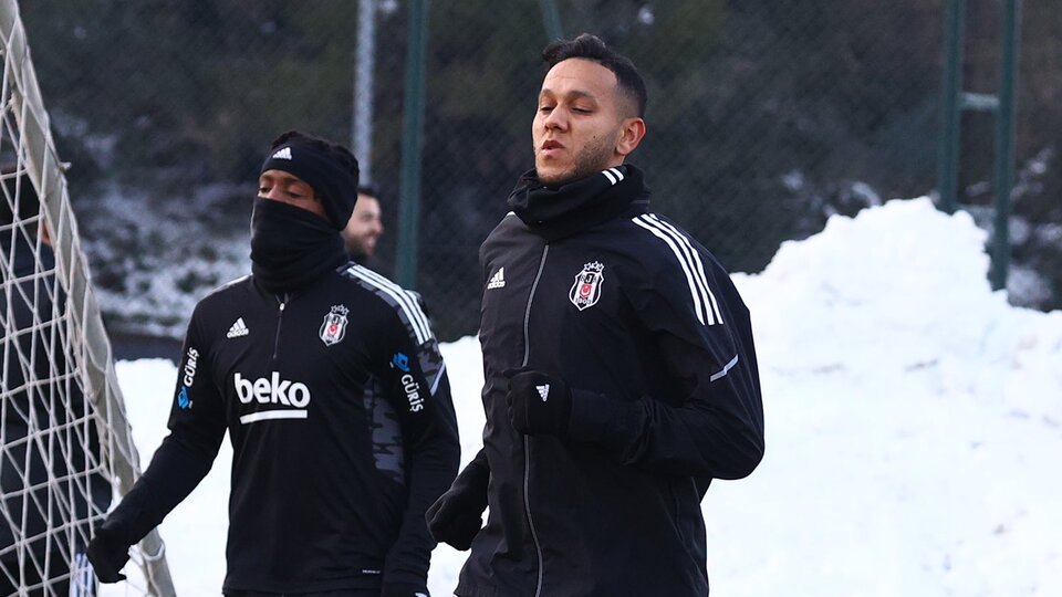 Atiba ve Josef kadroda!