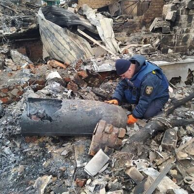 Eve düşen devasa bombayı imha ettiler!