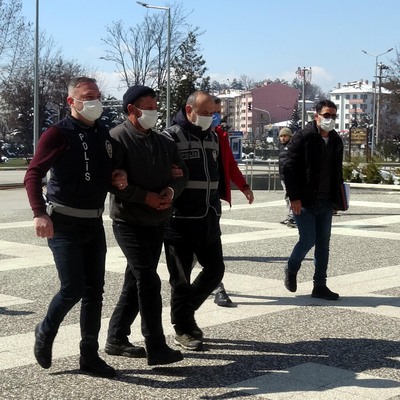 Aracını satmasına kızan karısını vurdu!