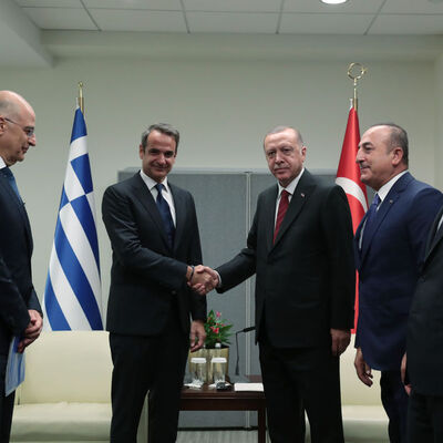 Cumhurbaşkanı Erdoğan Miçotakis ile görüştü