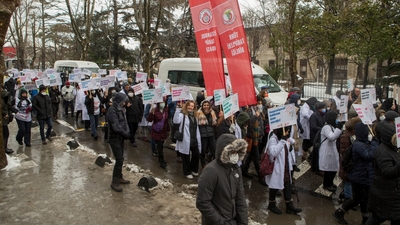 Sağlık çalışanları iki gün grevde