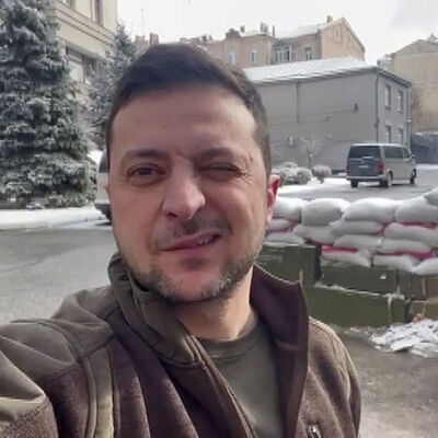 Zelenskiy: Kahramanca direniyoruz