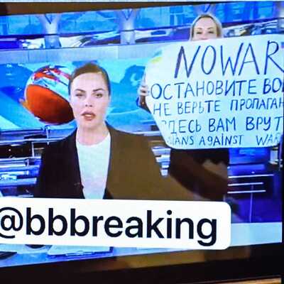 Rusya'da canlı yayında savaşa hayır protestosu gündem oldu!