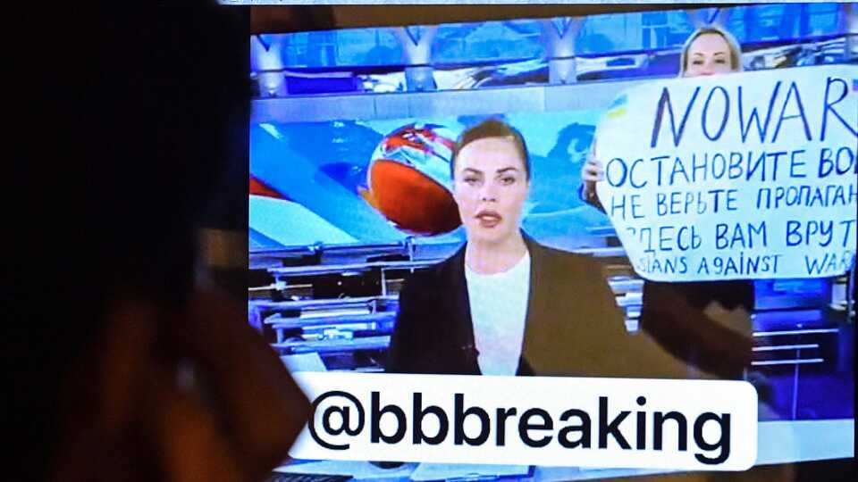 Rusya'da canlı yayında savaşa hayır protestosu gündem oldu!