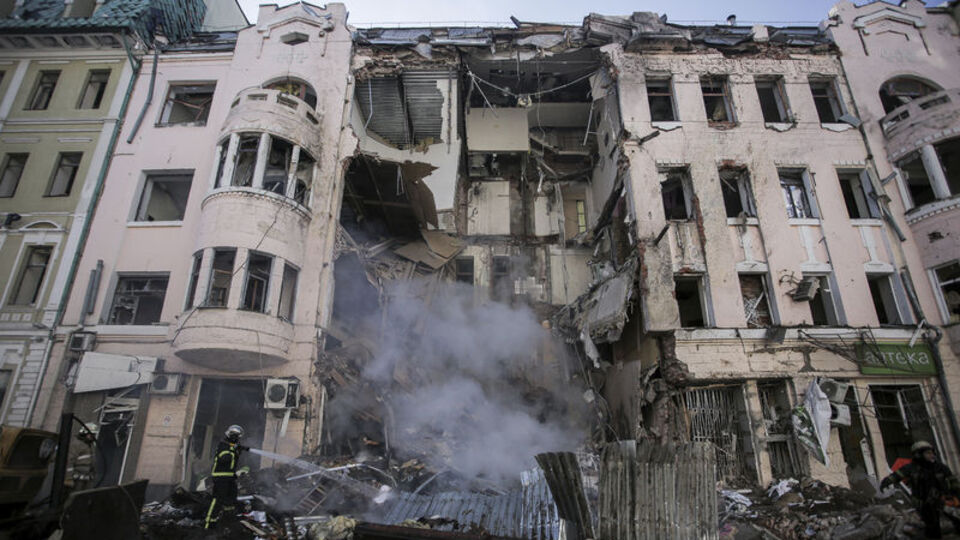 Kiev'de 35 saatlik sokağa çıkma yasağı!