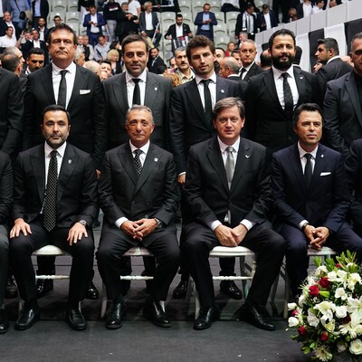 Yönetimde flaş ayrılıklar!