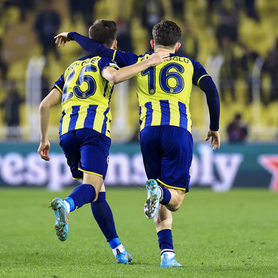 Fenerbahçe 6 imzayı duyurdu