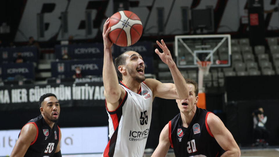 Erteleme maçını Beşiktaş Icrypex kazandı