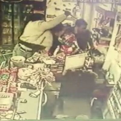 Kargocu dehşeti! Müşteri bıçaklandı