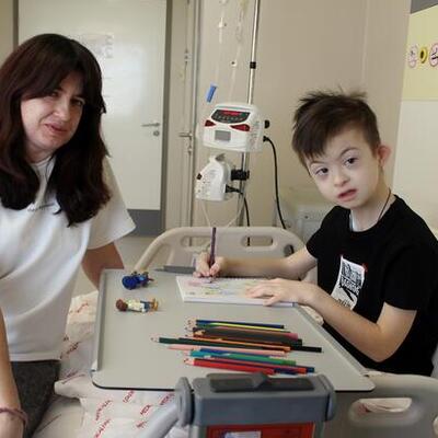 Oğlunun lösemi tedavisi için Ukrayna'dan gelen anne: İki savaşın içindeyiz