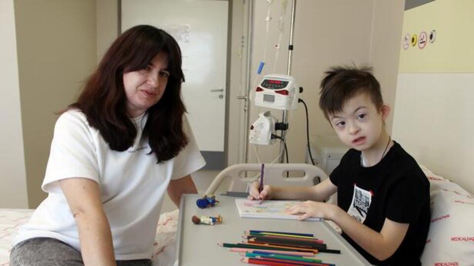 Oğlunun lösemi tedavisi için Ukrayna'dan gelen anne: İki savaşın içindeyiz