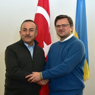 Dışişleri Bakanı Çavuşoğlu, Ukraynalı mevkidaşı Kuleba ile görüştü